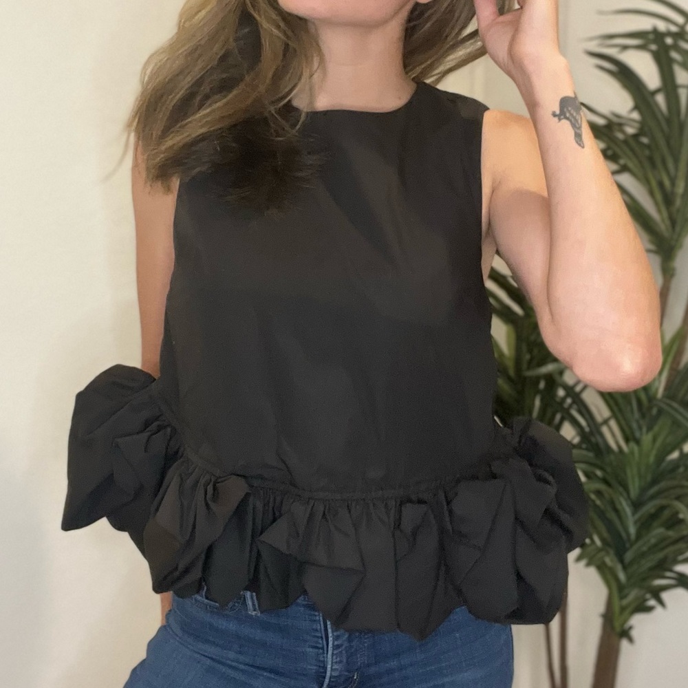 Entro Black Ruffle Hem Crop Top - Picture 2 of 15
